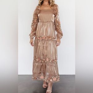 Savanna Jane Sheer sleeves tiered Maxi with‎ floral embroidery in Mocha sz Small